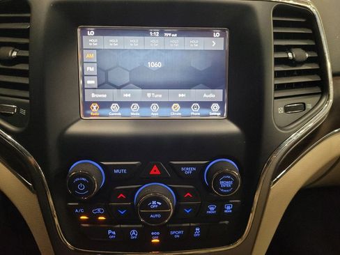 Used 2018 Jeep Grand Cherokee Limited AWD/4WD image 25