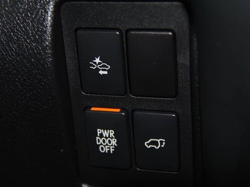 Used 2018 Lexus LX 570 4WD w/ Luxury Package image 44
