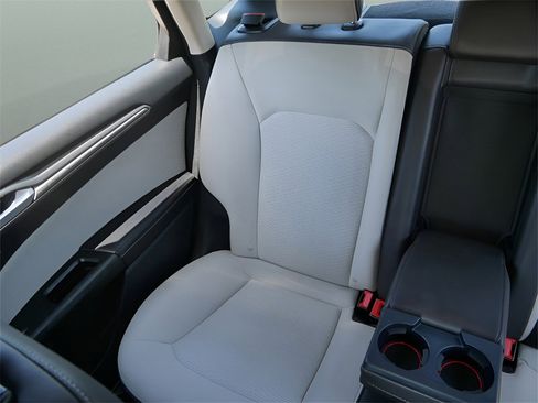 Used 2020 Ford Fusion SE w/ Equipment Group 151A image 16