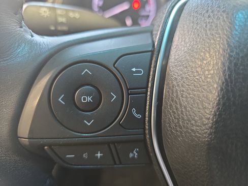 Used 2018 Toyota Camry SE w/ Moonroof Package FWD image 16