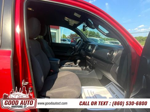 Used 2019 Toyota Tacoma TRD Sport w/ Technology Package AWD/4WD image 9