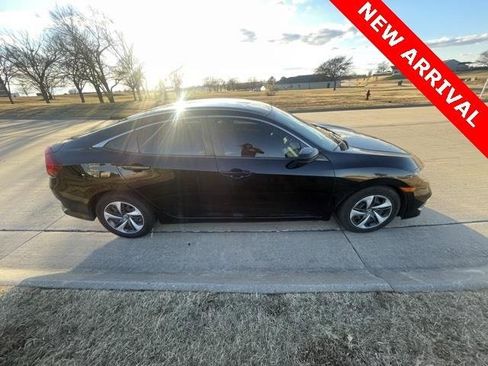 Used 2019 Honda Civic LX image 2
