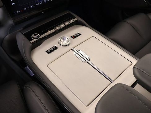 New 2025 Lincoln Navigator Reserve w/ Jet Appearance Package image 8