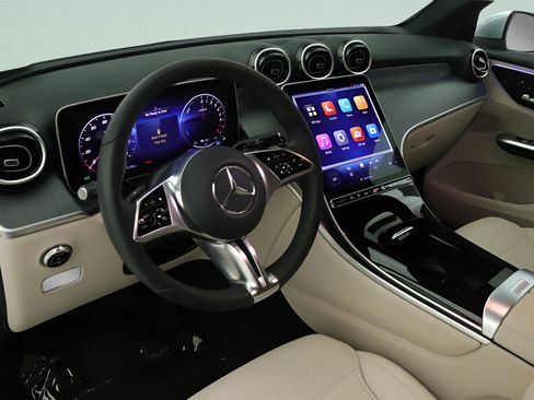 Used 2025 Mercedes-Benz GLC 350e 4MATIC image 14
