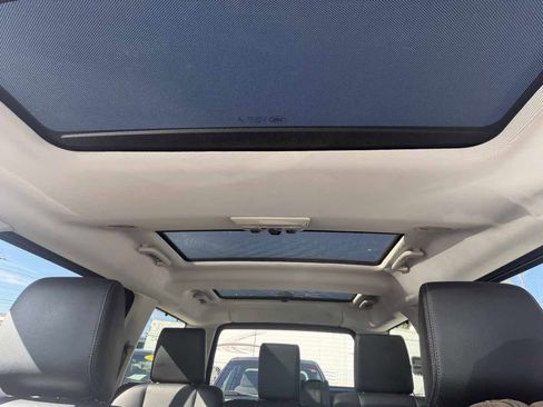 Used 2015 Land Rover LR4 HSE image 20