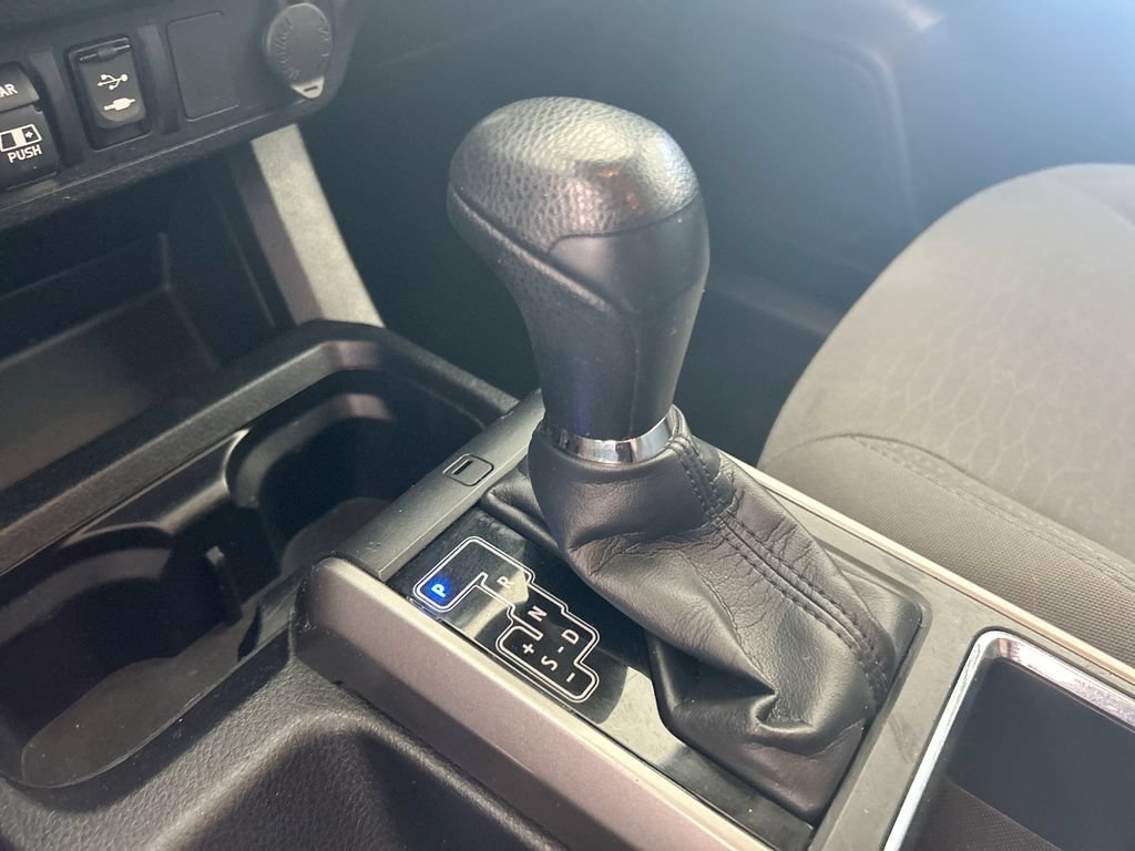 Used 2018 Toyota Tacoma SR5 RWD image 23
