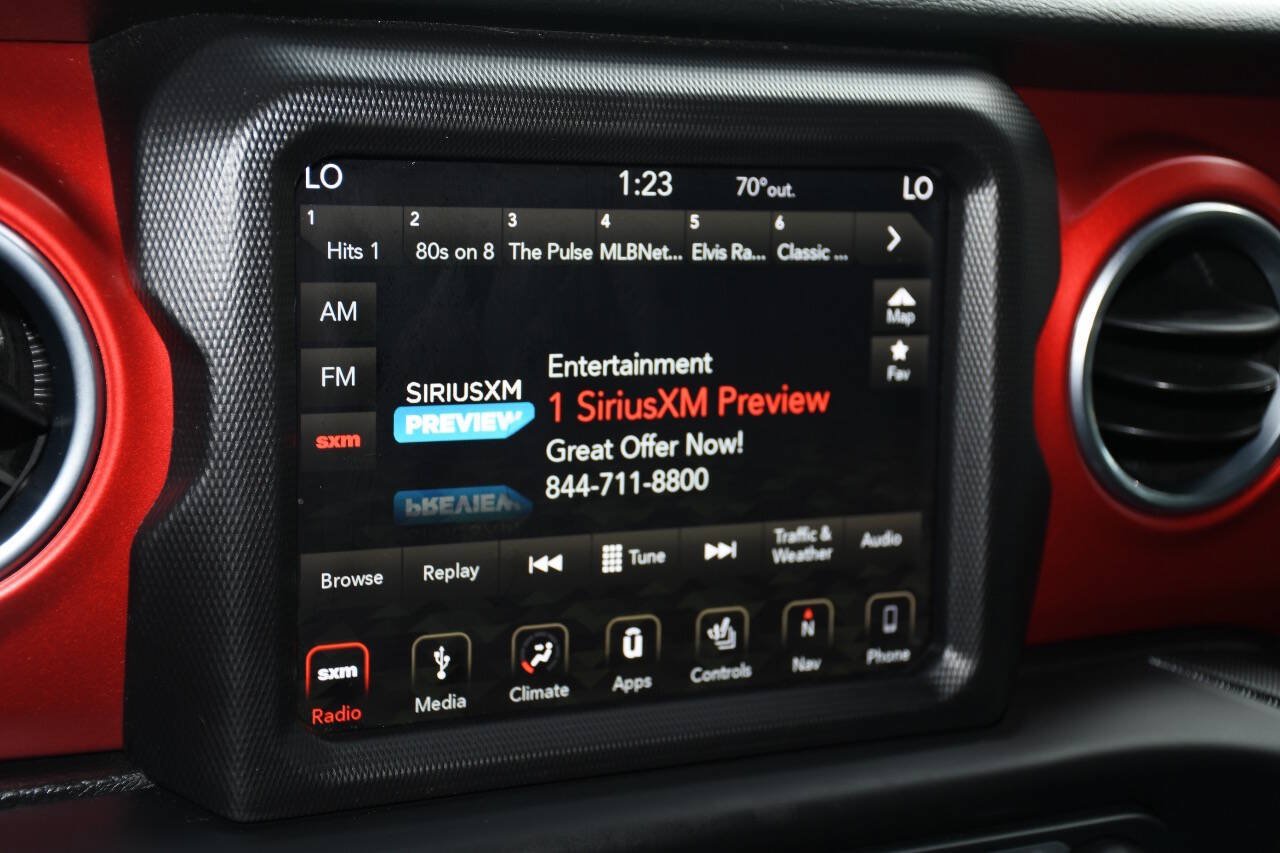 Used 2018 Jeep Wrangler Unlimited Rubicon AWD/4WD image 38