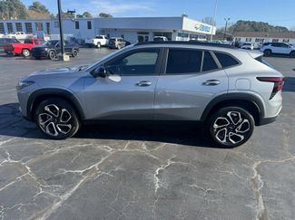 Used 2025 Chevrolet Trax RS w/ Driver Confidence Package video 2