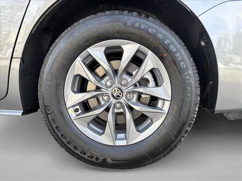 Certified 2026 Toyota Sienna XLE image 9