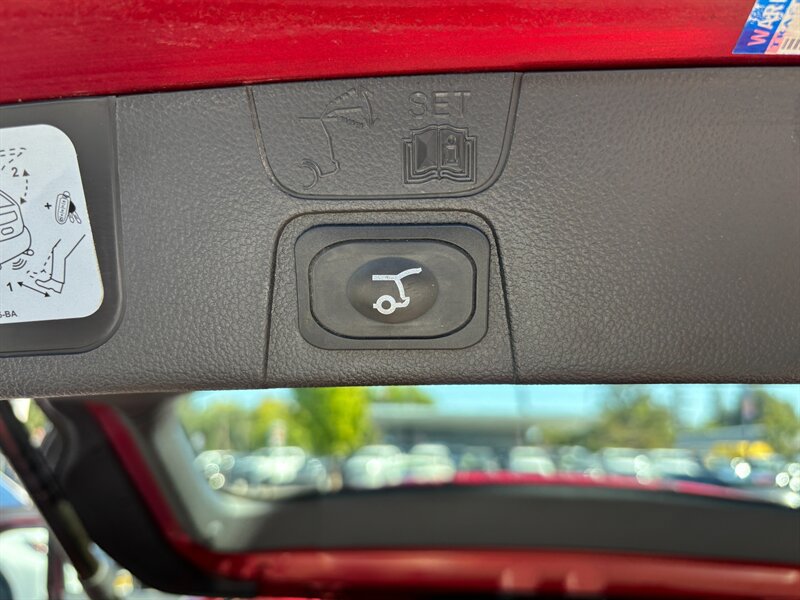 Used 2016 Ford C-MAX SEL w/ Equipment Group 302A FWD image 11