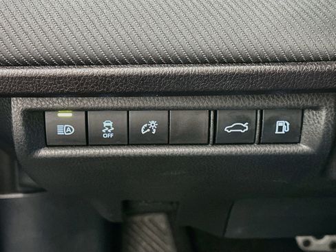 Used 2025 Toyota Camry SE FWD image 17