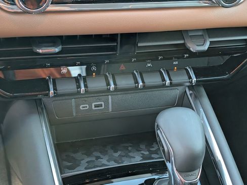 New 2026 GMC Canyon AT4 image 27