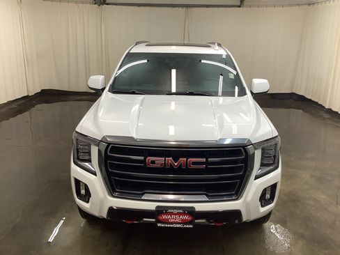 Used 2023 GMC Yukon AT4 AWD/4WD image 2