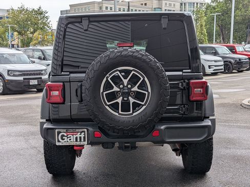 Used 2025 Jeep Wrangler Unlimited Rubicon AWD/4WD image 4