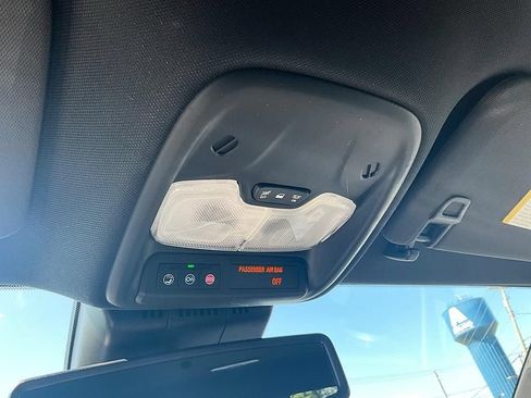 Used 2025 Chevrolet Colorado ZR2 w/ Technology Package AWD/4WD image 29