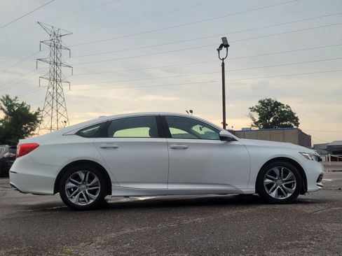 Used 2018 Honda Accord LX image 15