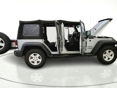 Used 2015 Jeep Wrangler Unlimited Sport w/ Quick Order Package 23S AWD/4WD image 15