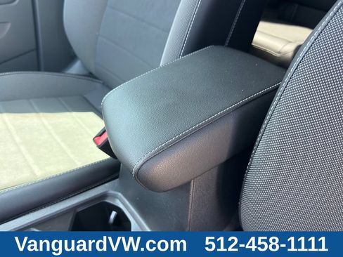 Used 2022 Volkswagen Taos SE AWD/4WD image 16
