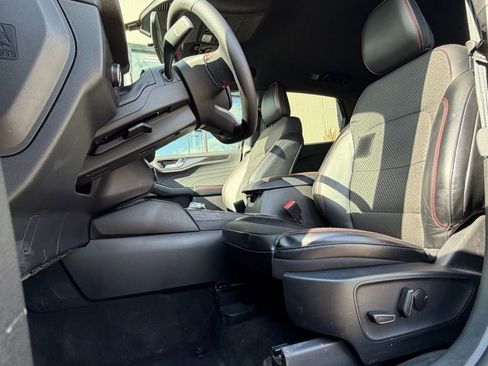 Used 2025 Ford Escape ST-Line image 7