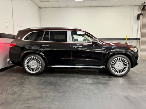 Used 2023 Mercedes-Benz Maybach GLS 600 4MATIC image 5