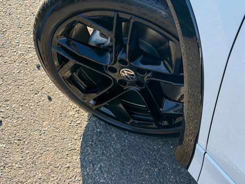 New 2026 Volkswagen Tiguan SE R-Line FWD image 11