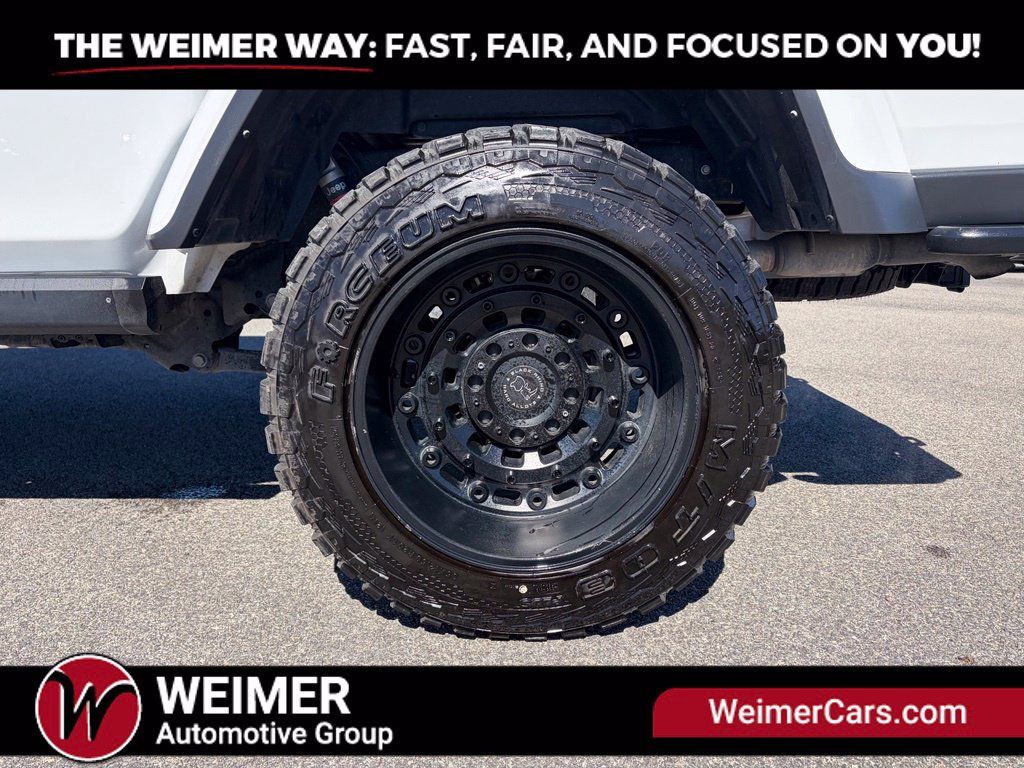 Used 2022 Jeep Gladiator Rubicon w/ LED Lighting Group AWD/4WD image 12