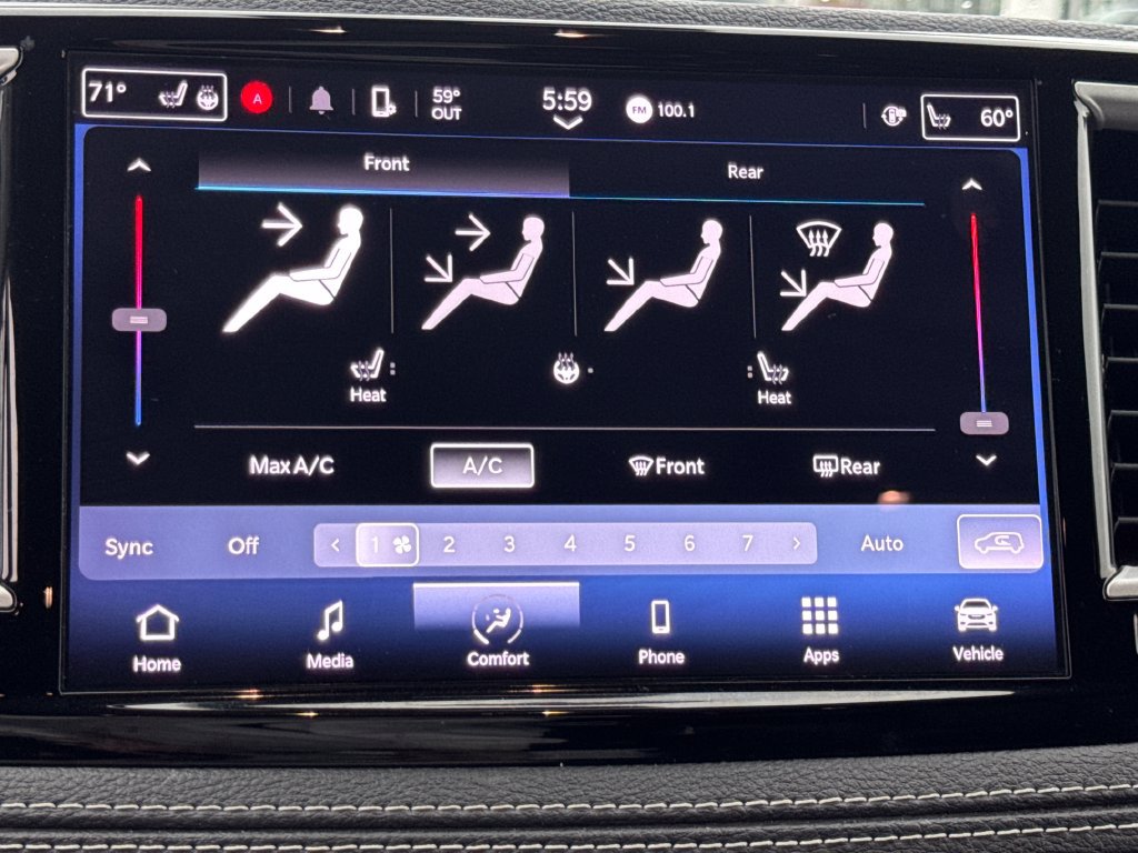 Used 2023 Chrysler Pacifica Touring-L FWD image 43