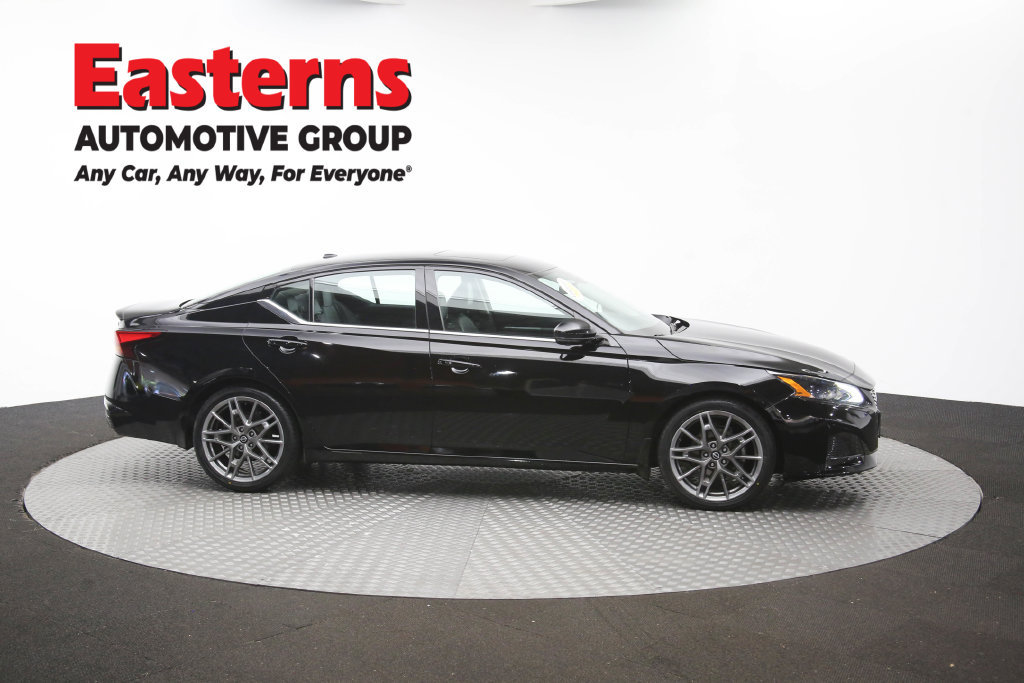 Used 2023 Nissan Altima 2.0 SR FWD image 50