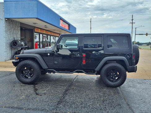 Used 2017 Jeep Wrangler Unlimited Sport AWD/4WD image 10