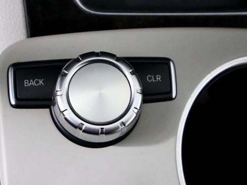 Used 2014 Mercedes-Benz GLK 250 BlueTEC 4MATIC image 34