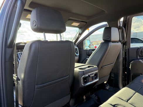 Used 2023 GMC Sierra 2500 AT4 image 18