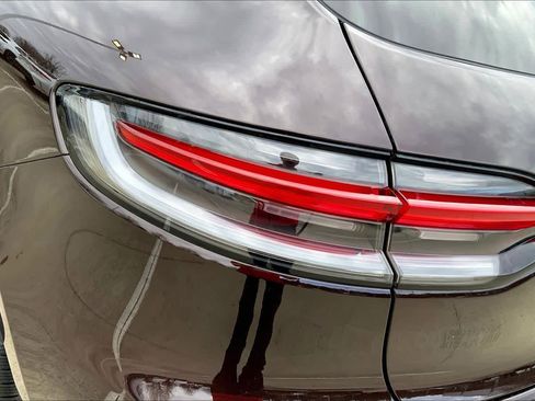 Used 2021 Porsche Macan S image 27