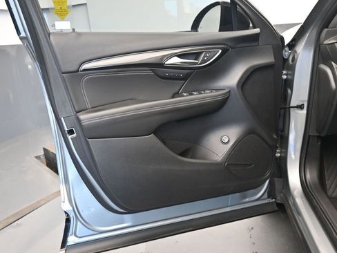 Used 2023 Buick Envision Essence w/ Sport Touring Package image 25