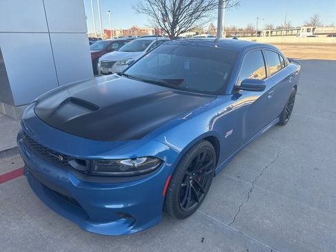 Used 2022 Dodge Charger Scat Pack w/ Dynamics Package image 2