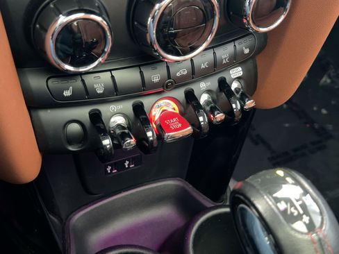 Used 2019 MINI Cooper S image 19