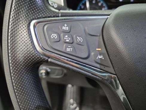 Used 2021 Chevrolet Equinox LS image 24