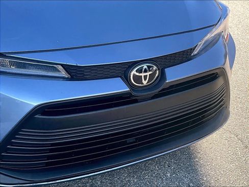 Used 2024 Toyota Corolla LE image 30