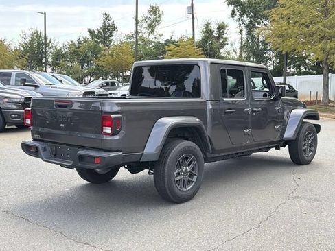 Certified 2025 Jeep Gladiator Sport AWD/4WD image 13
