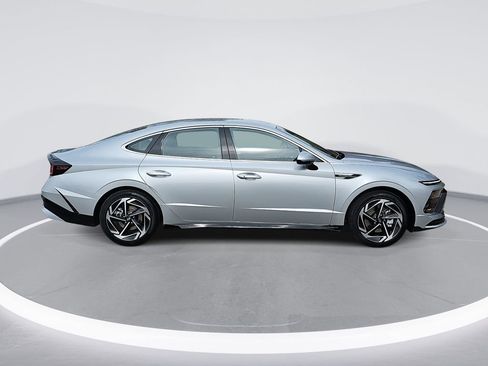 New 2026 Hyundai Sonata SEL FWD image 4