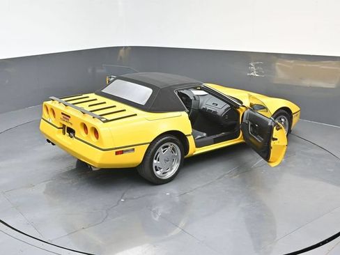Used 1990 Chevrolet Corvette Convertible RWD image 23