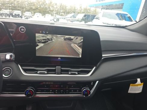 New 2026 Chevrolet Equinox LT w/ Convenience Package II image 18