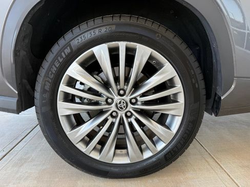 Used 2021 Toyota Highlander Platinum FWD image 49