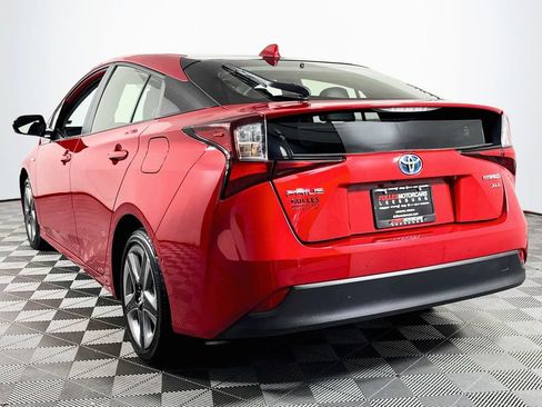 Used 2020 Toyota Prius XLE w/ Advanced Technology Package FWD image 5