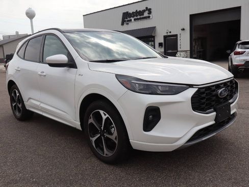 Used 2025 Ford Escape ST-Line Elite w/ Class II Trailer Tow Package AWD/4WD image 2