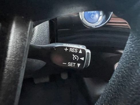 Used 2016 Toyota Prius Two image 21