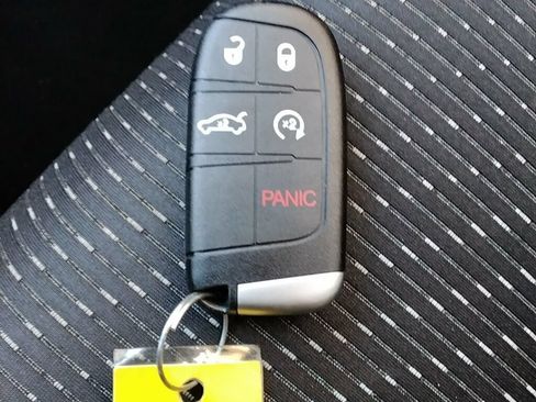 Used 2018 Dodge Journey SE FWD image 22