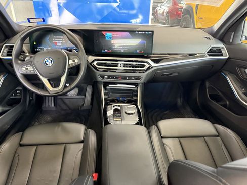 Used 2023 BMW 330e w/ Convenience Package image 18