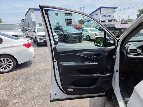 Used 2023 Honda Ridgeline RTL-E image 12