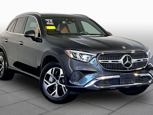 Used 2025 Mercedes-Benz GLC 350e 4MATIC image 3