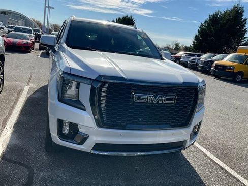 Used 2023 GMC Yukon XL Denali Ultimate image 2